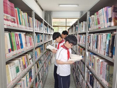 天长市爱心图书为留守儿童"书"送快乐