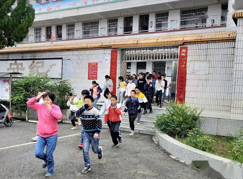居安思危 有备无患 三塘铺中学举行消防安全疏散演练